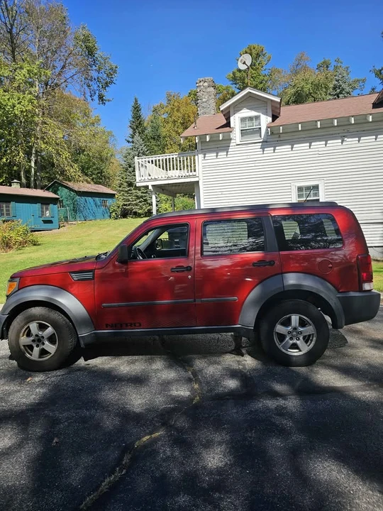 2007 Dodge Nitro - Image 2 of 11