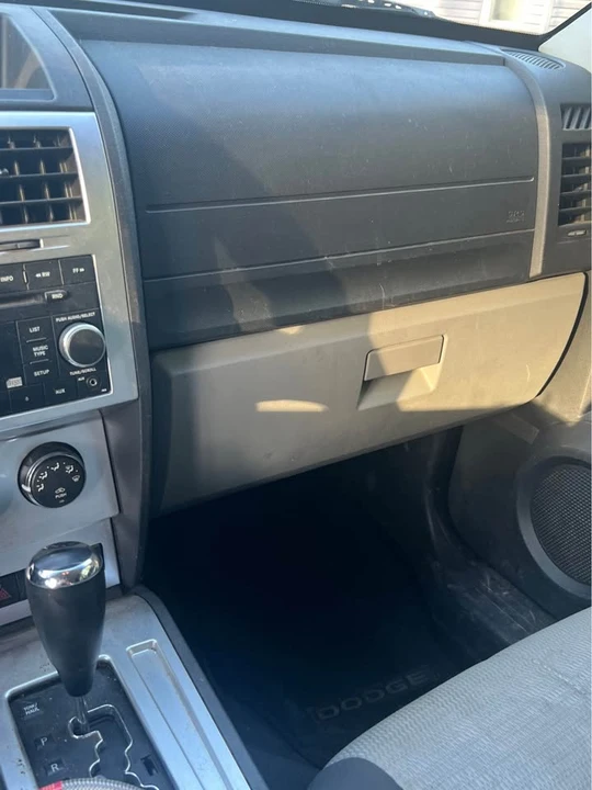 2007 Dodge Nitro - Image 12 of 17