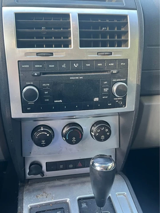 2007 Dodge Nitro - Image 11 of 17