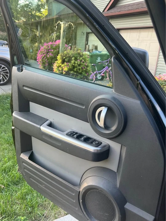 2007 Dodge Nitro - Image 10 of 17