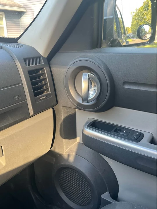 2007 Dodge Nitro - Image 13 of 17