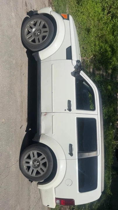 2007 Dodge Nitro - Image 2 of 4