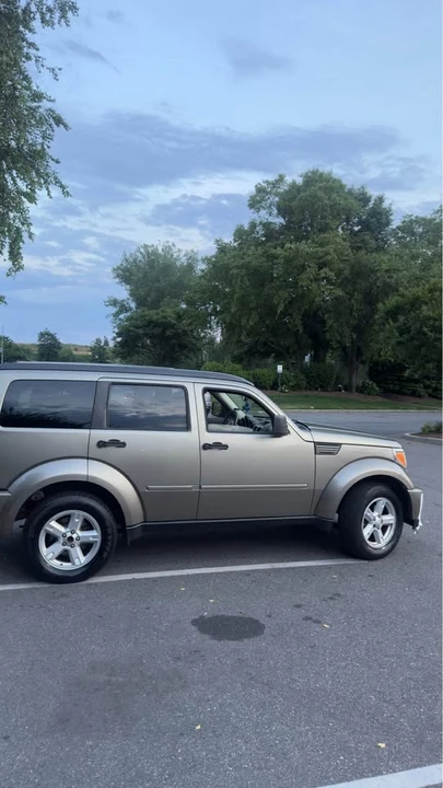 2007 Dodge Nitro - Image 2 of 8