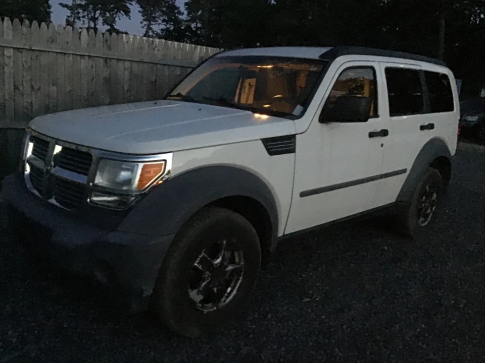2007 Dodge Nitro - Image 2 of 6