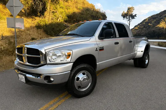 2007 Dodge Ram 3500 SLT Mega Cab Dually 4×4 Cummins