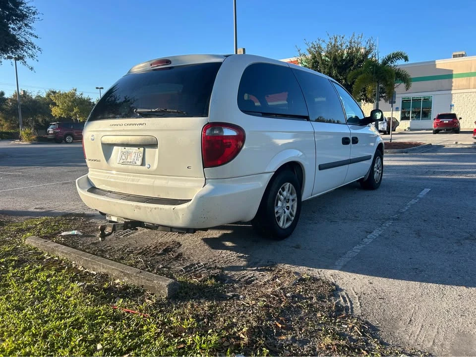 2007 Dodge Caravan - Image 6 of 9