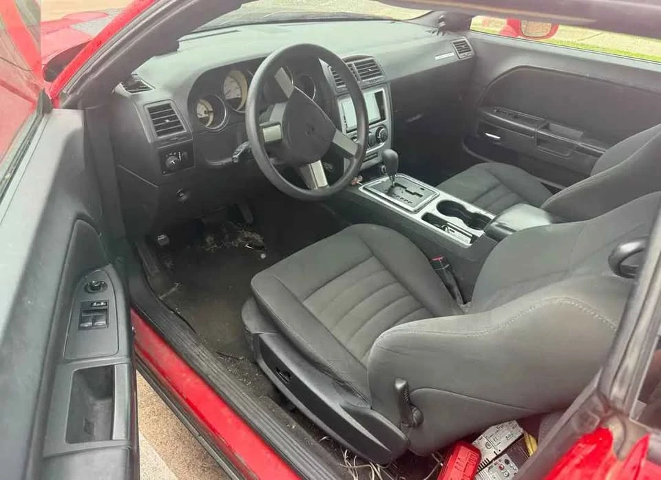 2007 Dodge Challenger 3rd Gen - Image 2 of 3