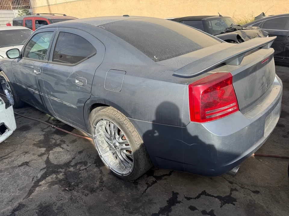 2007 Dodge Charger 6th Gen - Image 2 of 4