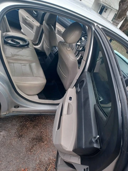 2007 Dodge Charger 6th Gen - Image 4 of 9