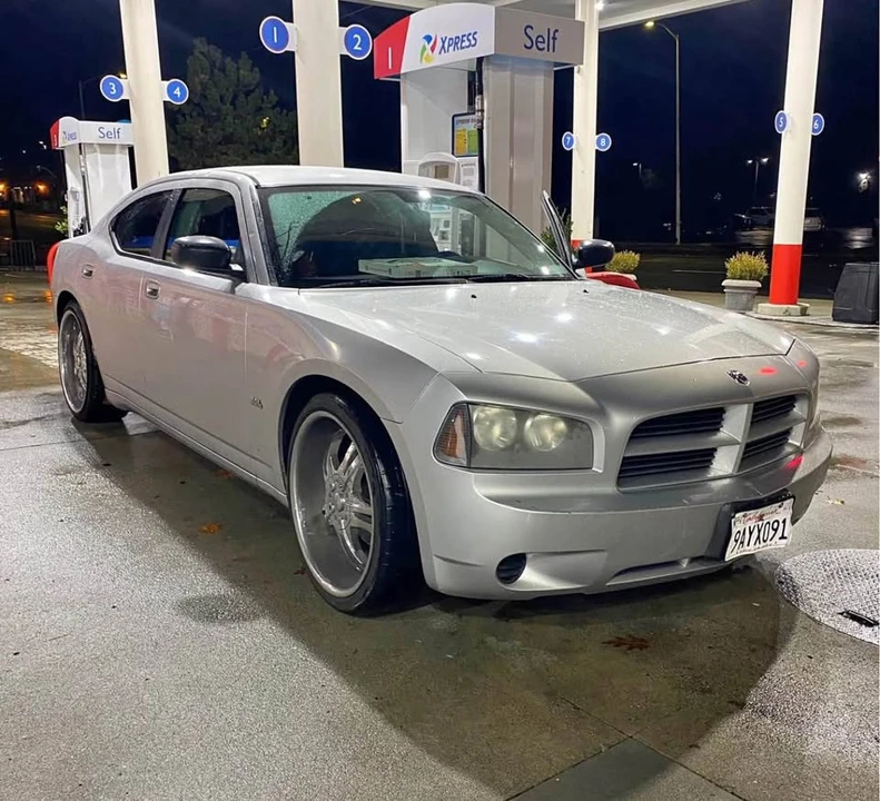 2007 Dodge Charger 6th Gen - Image 4 of 4