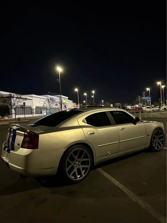 2007 Dodge Charger 6th Gen - Image 6 of 12