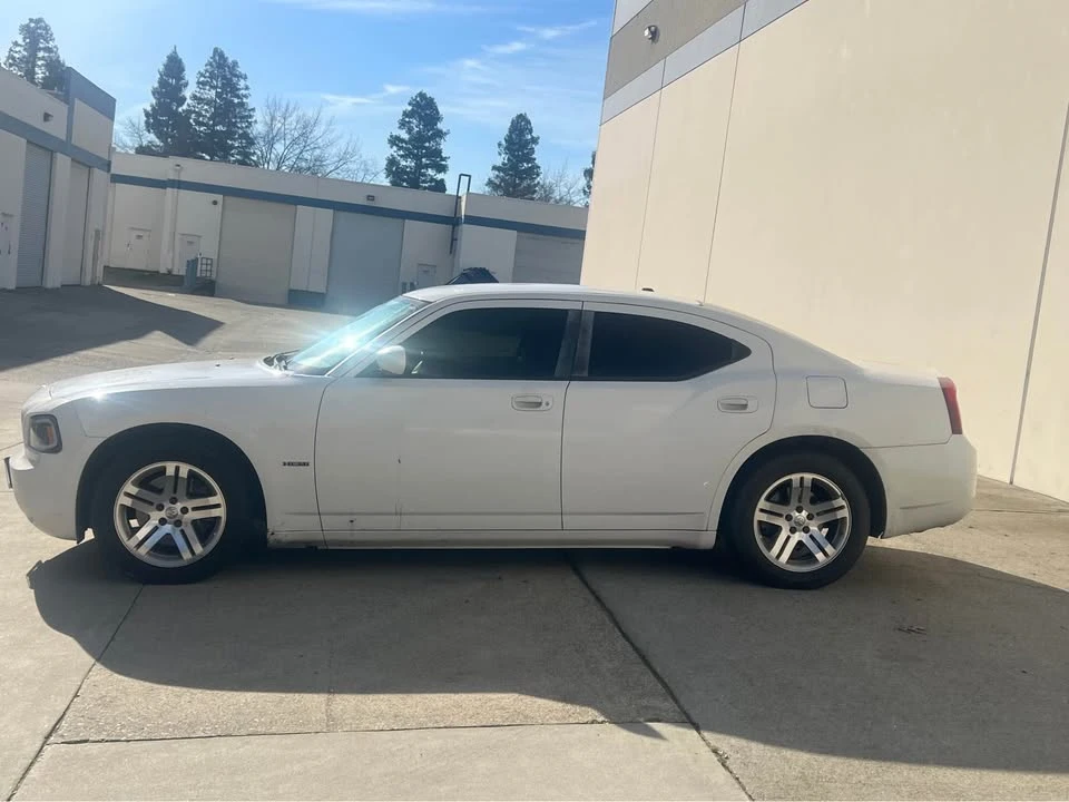 2007 Dodge Charger 6th Gen - Image 4 of 7