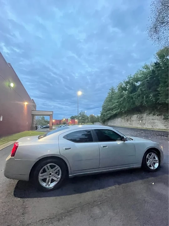 2007 Dodge Charger 6th Gen - Image 9 of 11