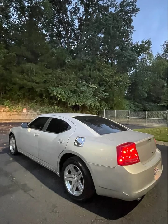 2007 Dodge Charger 6th Gen - Image 5 of 11