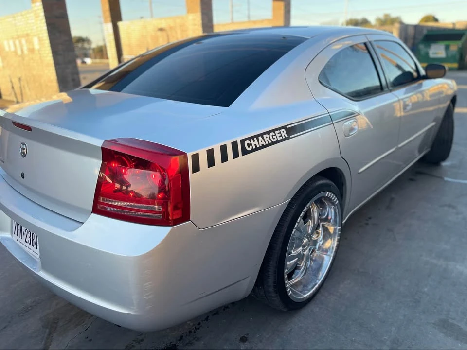 2007 Dodge Charger 6th Gen - Image 13 of 19