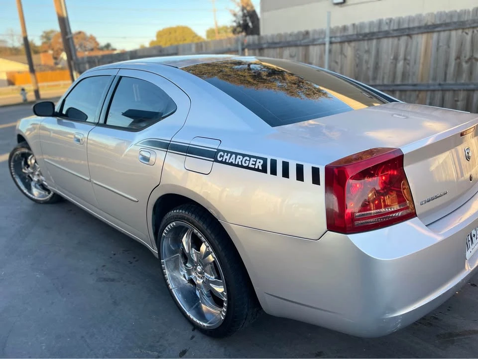 2007 Dodge Charger 6th Gen - Image 10 of 19