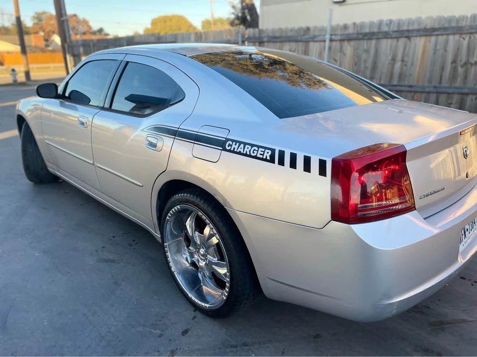 2007 Dodge Charger 6th Gen - Image 11 of 19