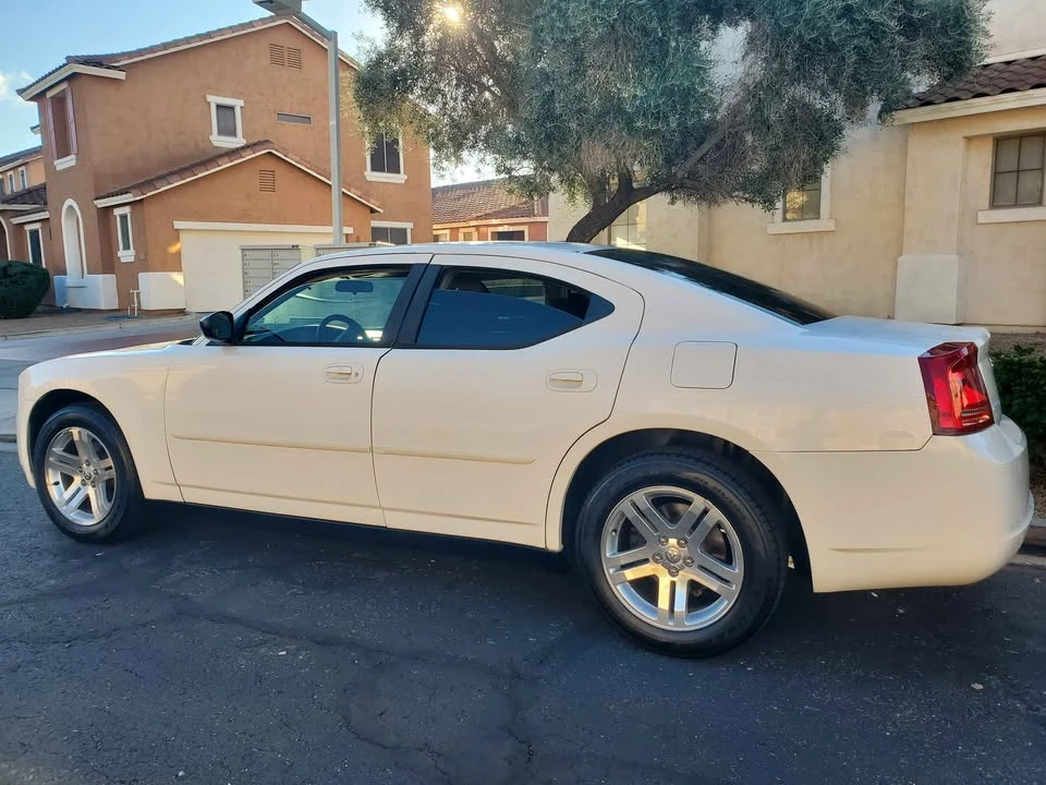 2007 Dodge Charger 6th Gen - Image 4 of 16