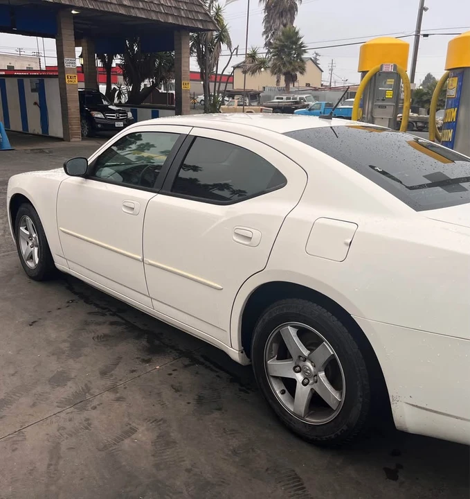 2007 Dodge Charger 6th Gen - Image 2 of 3