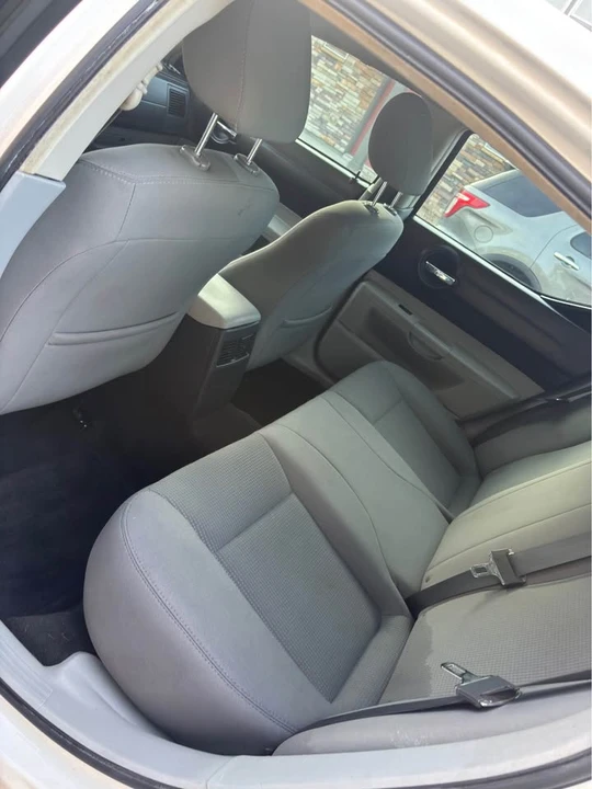 2007 Dodge Charger 6th Gen - Image 7 of 8