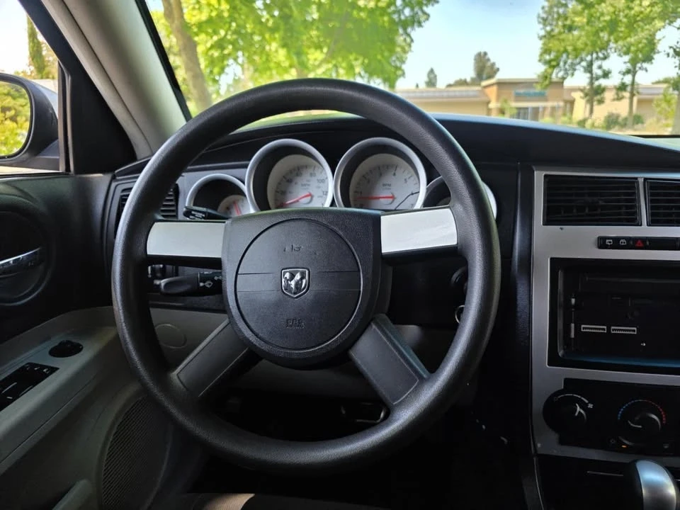 2007 Dodge Magnum 2nd Gen Wagon - Image 15 of 17