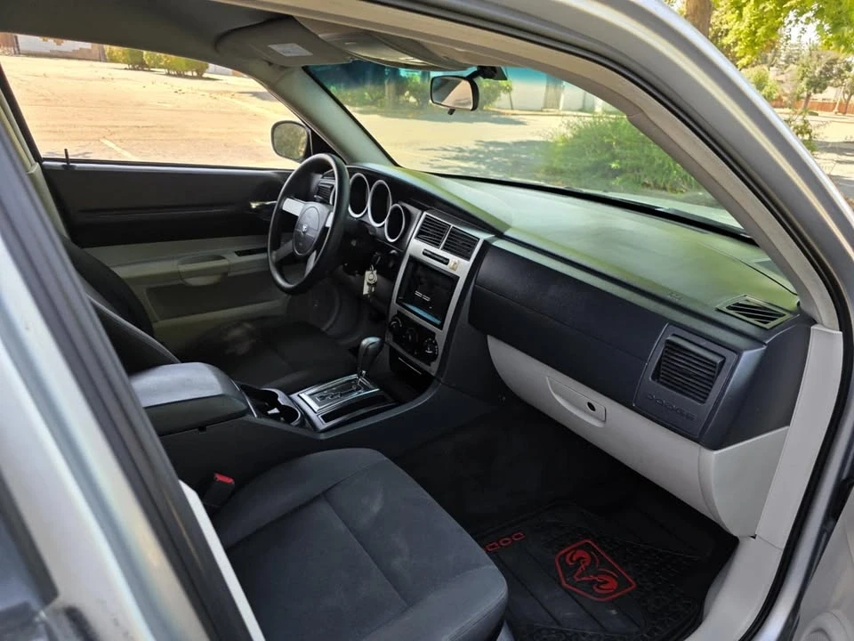 2007 Dodge Magnum 2nd Gen Wagon - Image 9 of 17