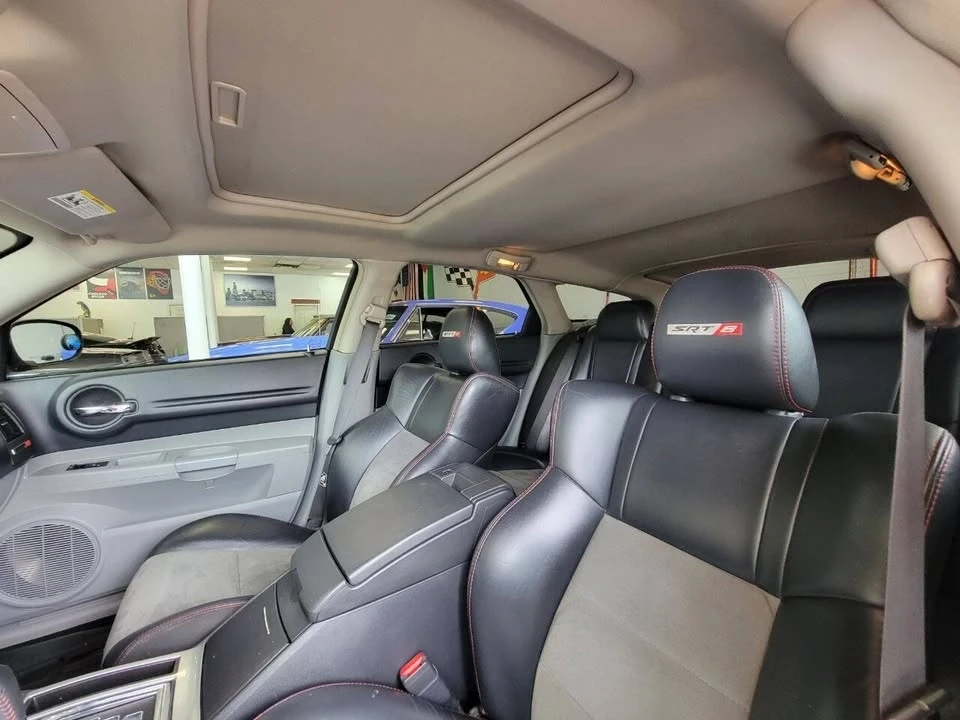 2007 Dodge Magnum 2nd Gen Wagon - Image 9 of 18