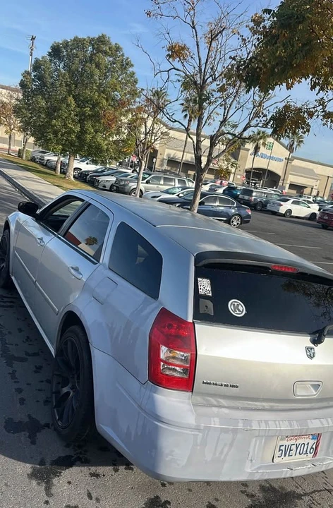 2007 Dodge Magnum 2nd Gen Wagon - Image 2 of 2