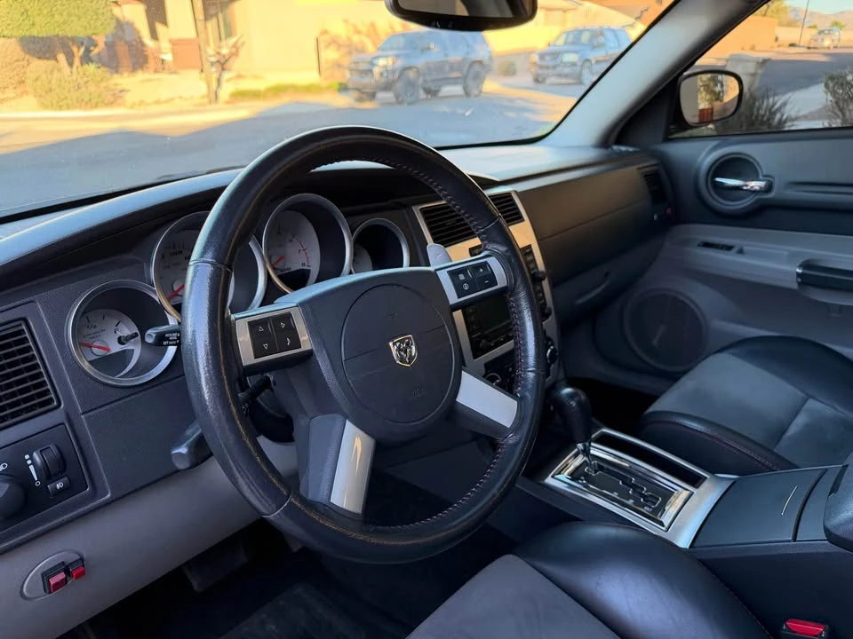 2007 Dodge Magnum 2nd Gen Wagon - Image 10 of 14