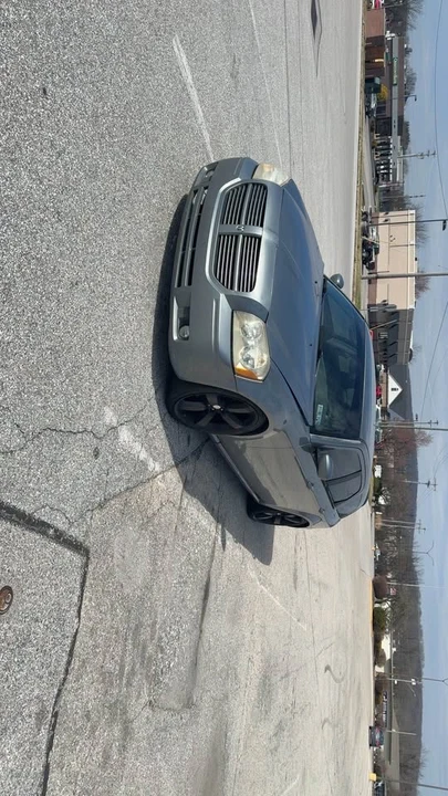 2007 Dodge Magnum 2nd Gen Wagon - Image 2 of 12