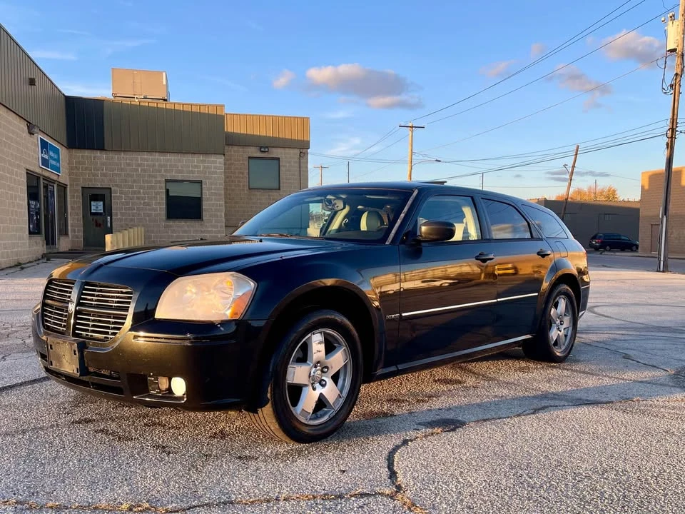 2007 Dodge Magnum 2nd Gen Wagon - Image 3 of 12
