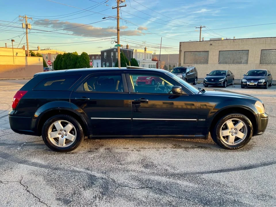 2007 Dodge Magnum 2nd Gen Wagon - Image 5 of 12