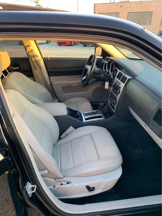 2007 Dodge Magnum 2nd Gen Wagon - Image 2 of 14