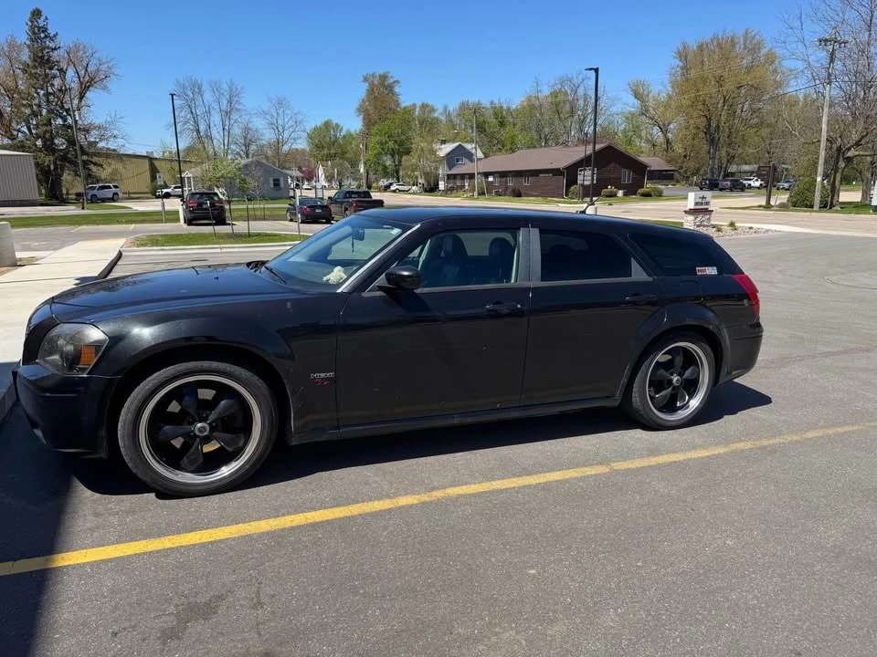 2007 Dodge Magnum 2nd Gen Wagon - Image 2 of 5