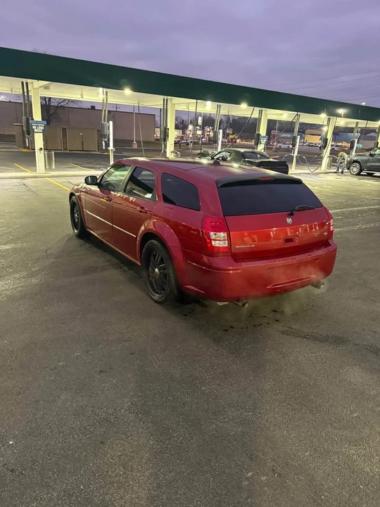 2007 Dodge Magnum 2nd Gen Wagon - Image 2 of 6