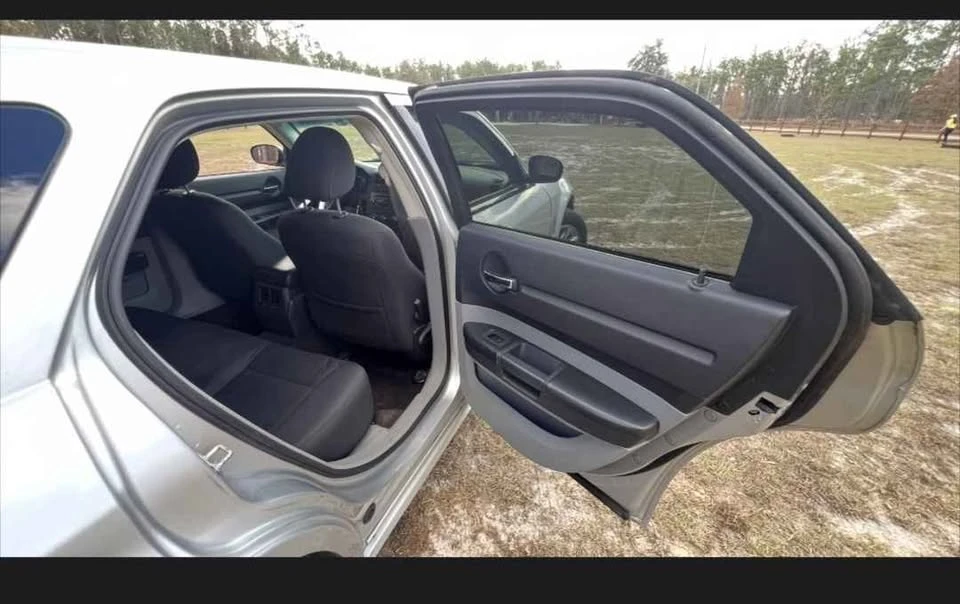 2007 Dodge Magnum 2nd Gen Wagon - Image 7 of 10