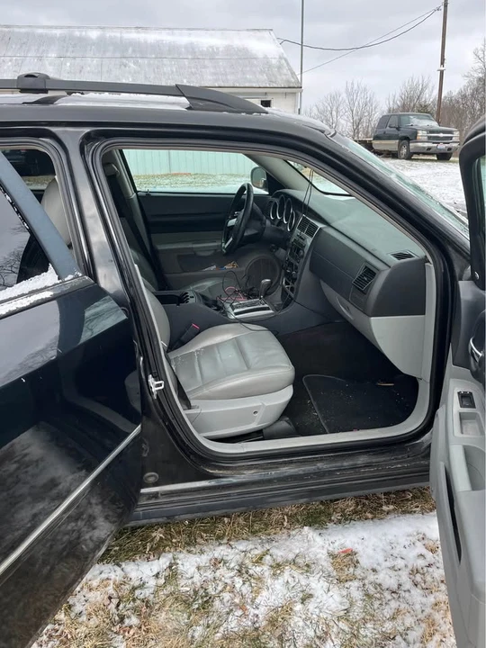 2007 Dodge Magnum 2nd Gen Wagon - Image 7 of 12