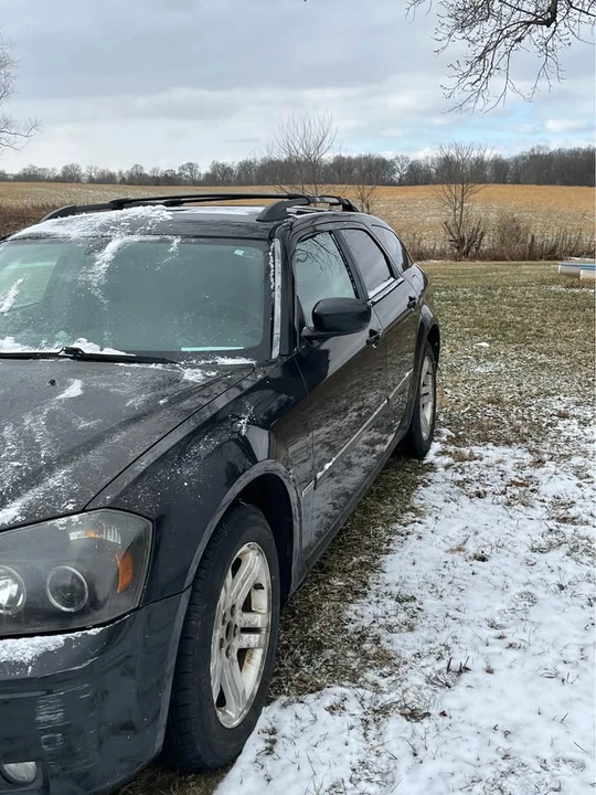 2007 Dodge Magnum 2nd Gen Wagon - Image 3 of 12