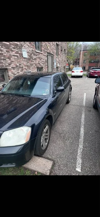 2007 Dodge Magnum 2nd Gen Wagon - Image 2 of 5