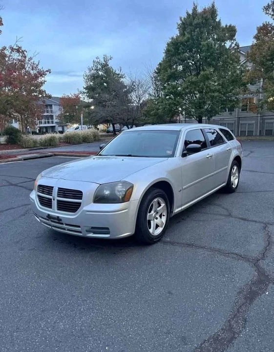 2007 Dodge Magnum 2nd Gen Wagon - Image 6 of 9