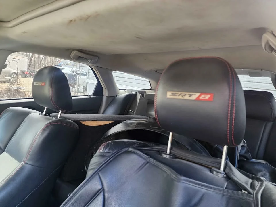 2007 Dodge Magnum SRT8 2nd Gen - Image 2 of 12
