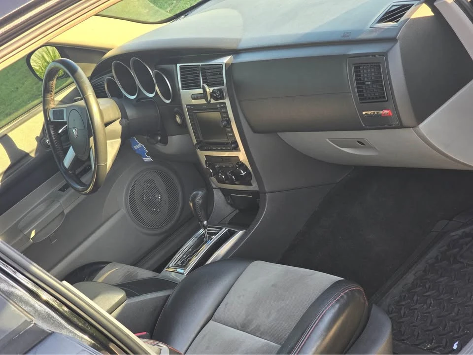 2007 Dodge Magnum SRT8 2nd Gen - Image 16 of 19
