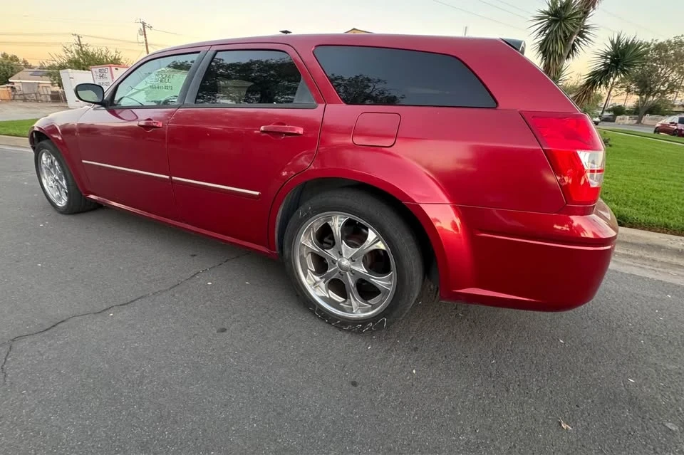 2007 Dodge Magnum 2nd Gen Wagon - Image 4 of 6