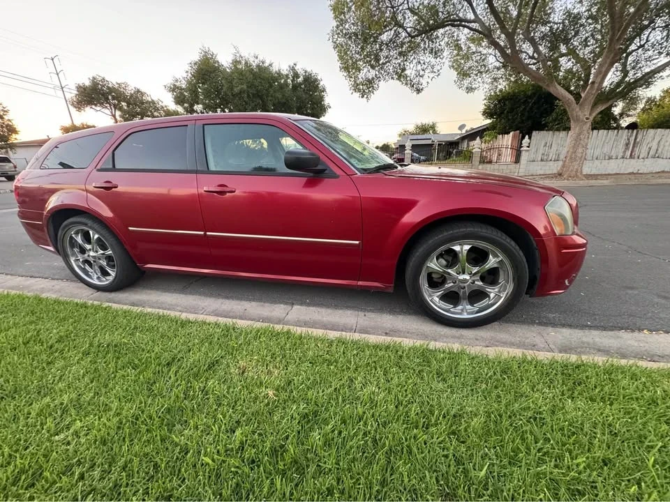 2007 Dodge Magnum 2nd Gen Wagon - Image 3 of 6