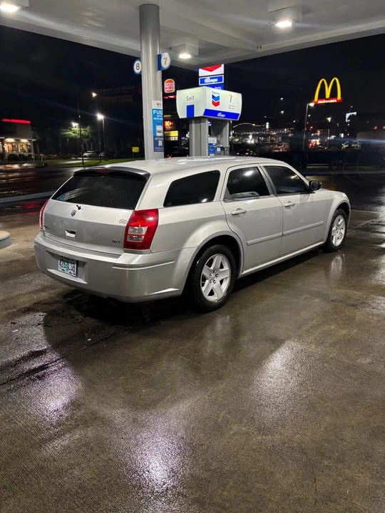 2007 Dodge Magnum 2nd Gen Wagon - Image 3 of 8
