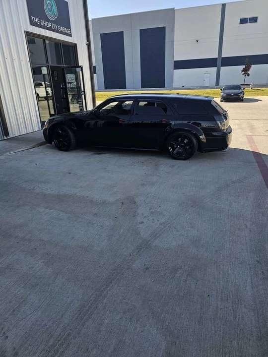 2007 Dodge Magnum 2nd Gen Wagon - Image 2 of 17