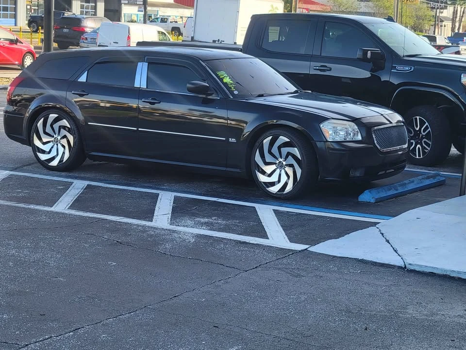 2007 Dodge Magnum 2nd Gen Wagon - Image 3 of 3