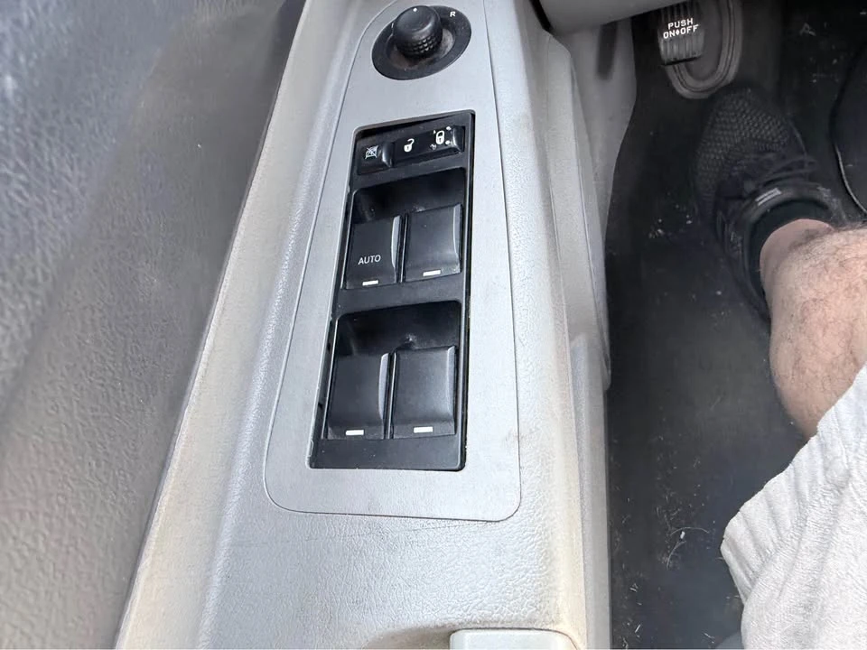2007 Dodge Magnum 2nd Gen Wagon - Image 13 of 13