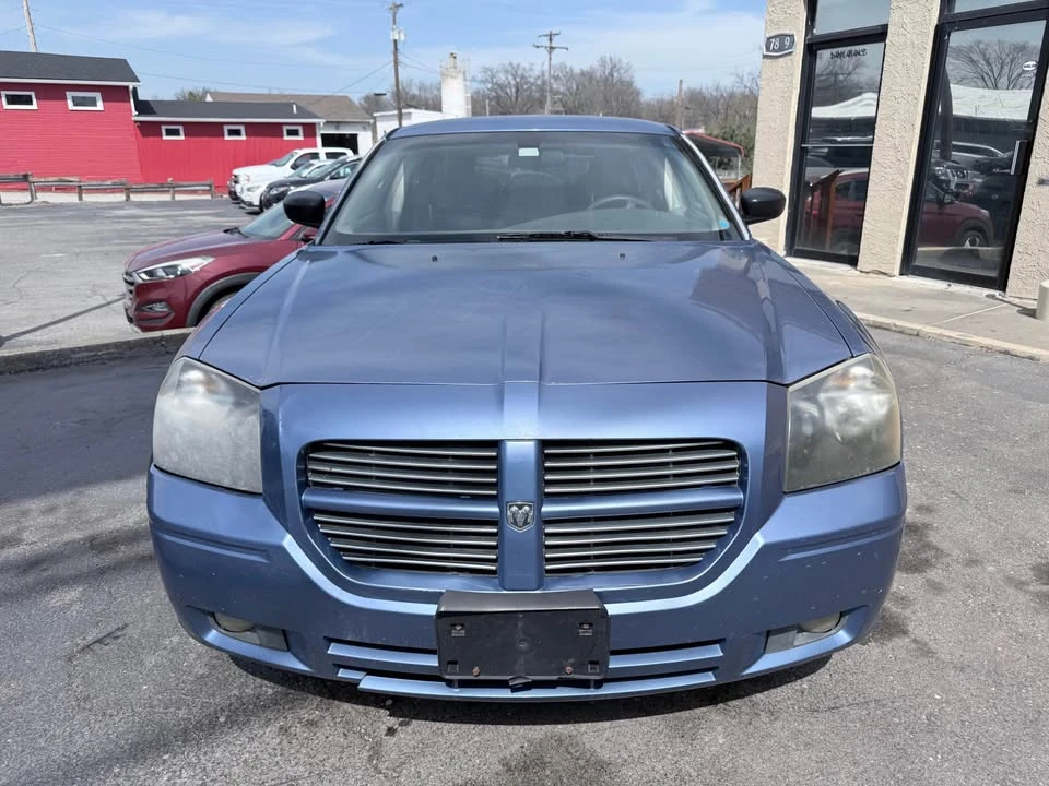 2007 Dodge Magnum 2nd Gen Wagon - Image 2 of 13