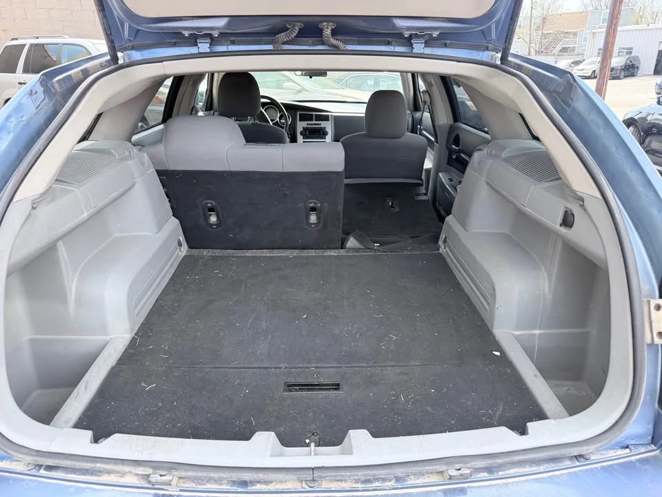 2007 Dodge Magnum 2nd Gen Wagon - Image 9 of 13
